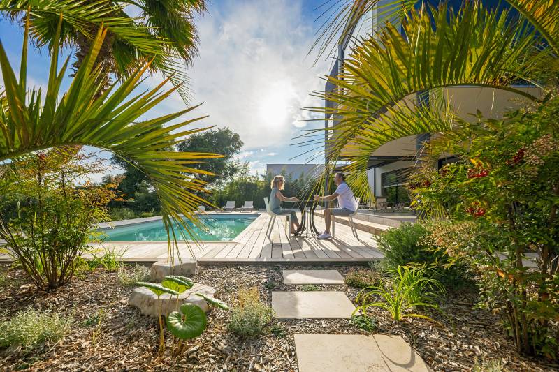 Architecte paysagiste pour un amenagement de jardin méditerranéen dans une villa d'architecte à Mougins